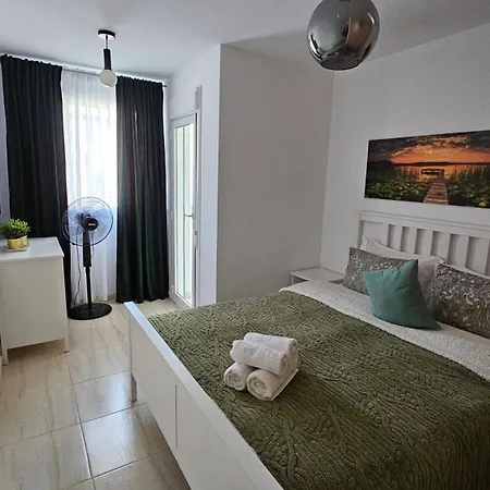 Ocean Breeze Retreat *